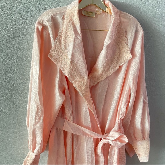 Vintage Victoria’s Secret Gold Label Robe - Picture 2 of 7